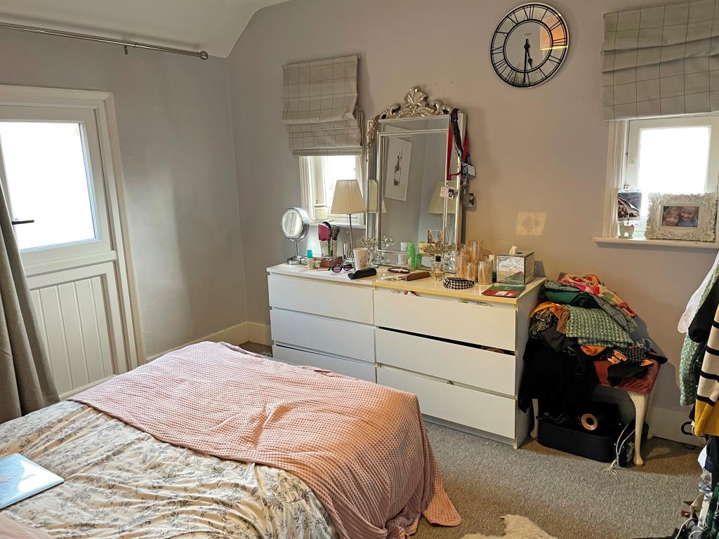 Lot: 54 - RESIDENTIAL INVESTMENT IN TOWN CENTRE -